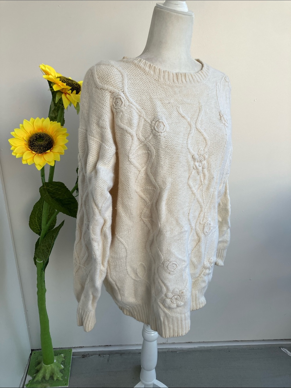 Vintage 80s 90s Cream Floral Knit Cozy Wool Sweater AS IS